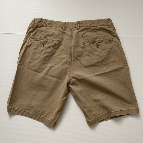 Kaki shorts - Picture 4 of 4